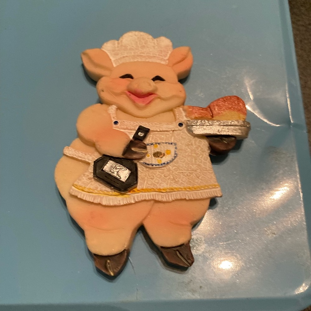 Pig cooks magnets make nice gift for pig lovers